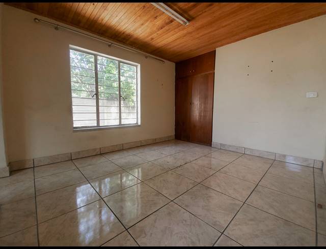 4 BEDROOM HOUSE FOR SALE IN VAALPARK